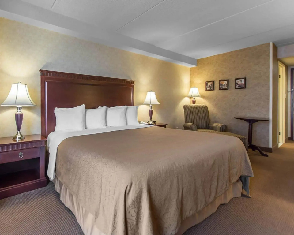 Quality Inn & Suites Bay Front