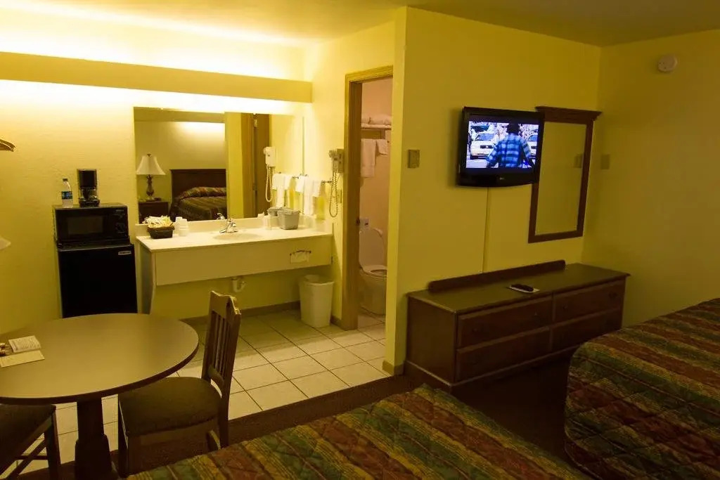 Shepherd Mountain Inn & Suites