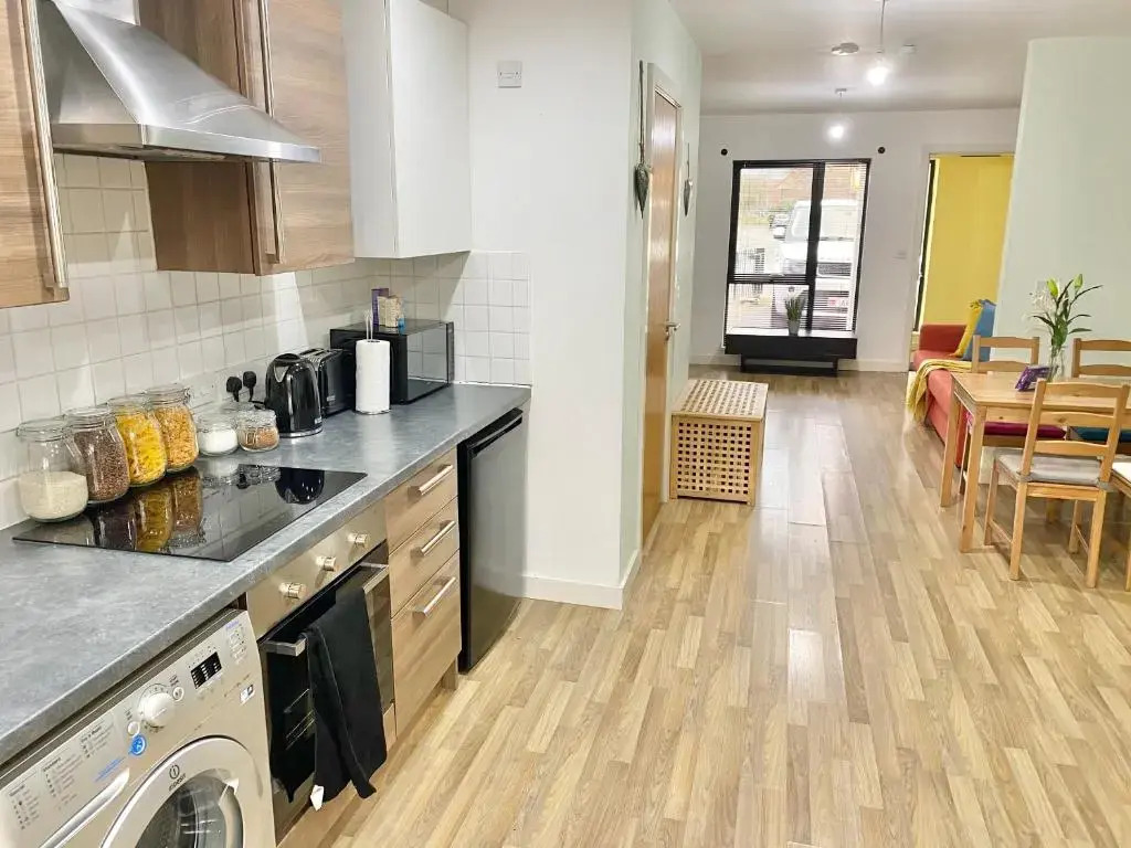 Spacious 5 bed townhouse Manchester, Salford Qauys - Two Bedroom with Parking