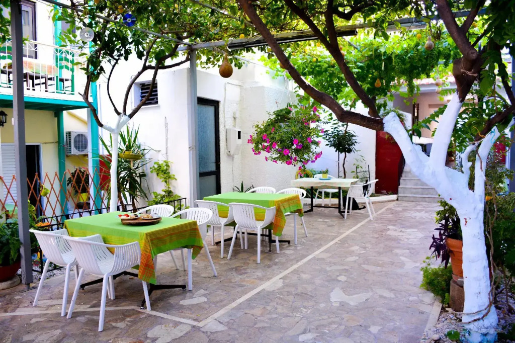 Lefka Hotel & Apartments