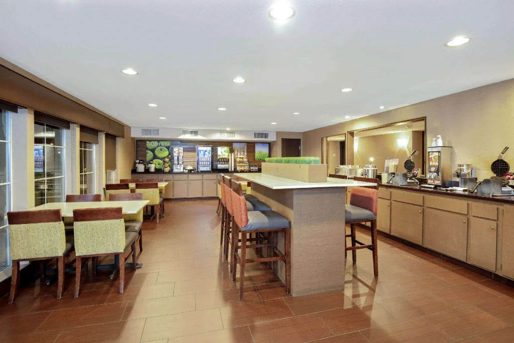 La Quinta Inn & Suites Las Vegas Tropicana