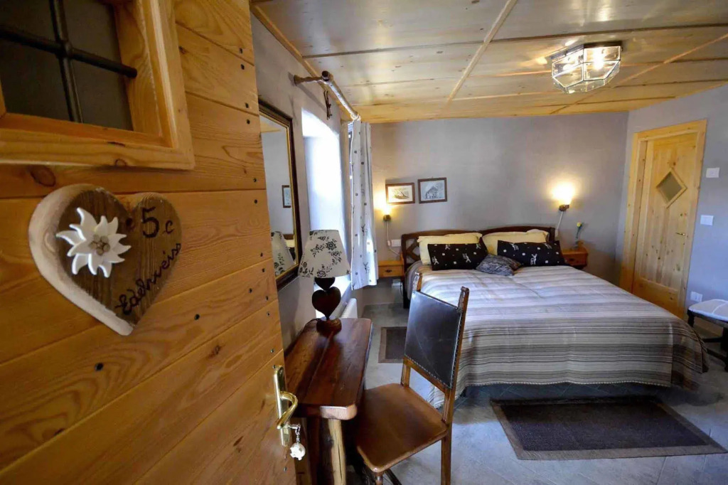 Maison Du-Noyer Chambres et Tables dHotes