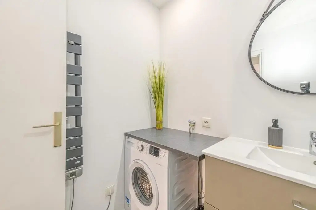 Charming T2, wifi, air conditioning, balcony