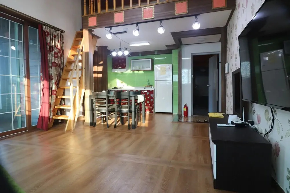 Gyeongju Raspberry Pension
