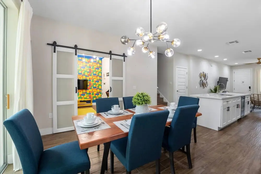 New Listing - Modern Decor 4 BR Townhouse