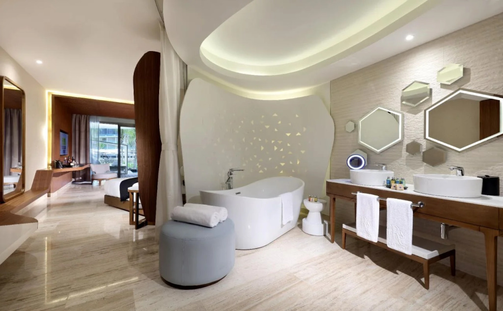 TRS Coral Hotel