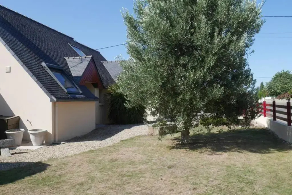 L'olivier du Cabellou, a 900 M Des Plages