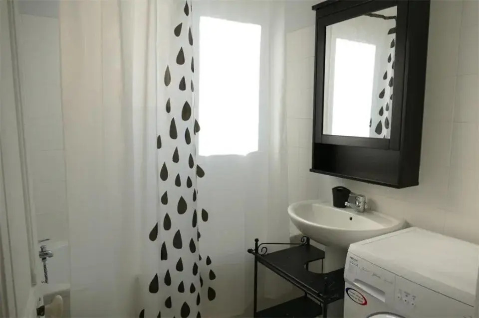 Appartement À 20m de la Plage de Tourony À Tregastel - Ref 408