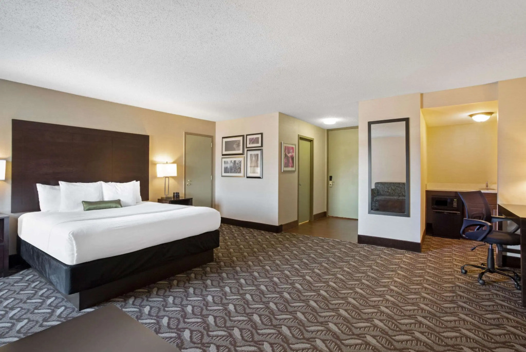 La Quinta by Wyndham Springfield
