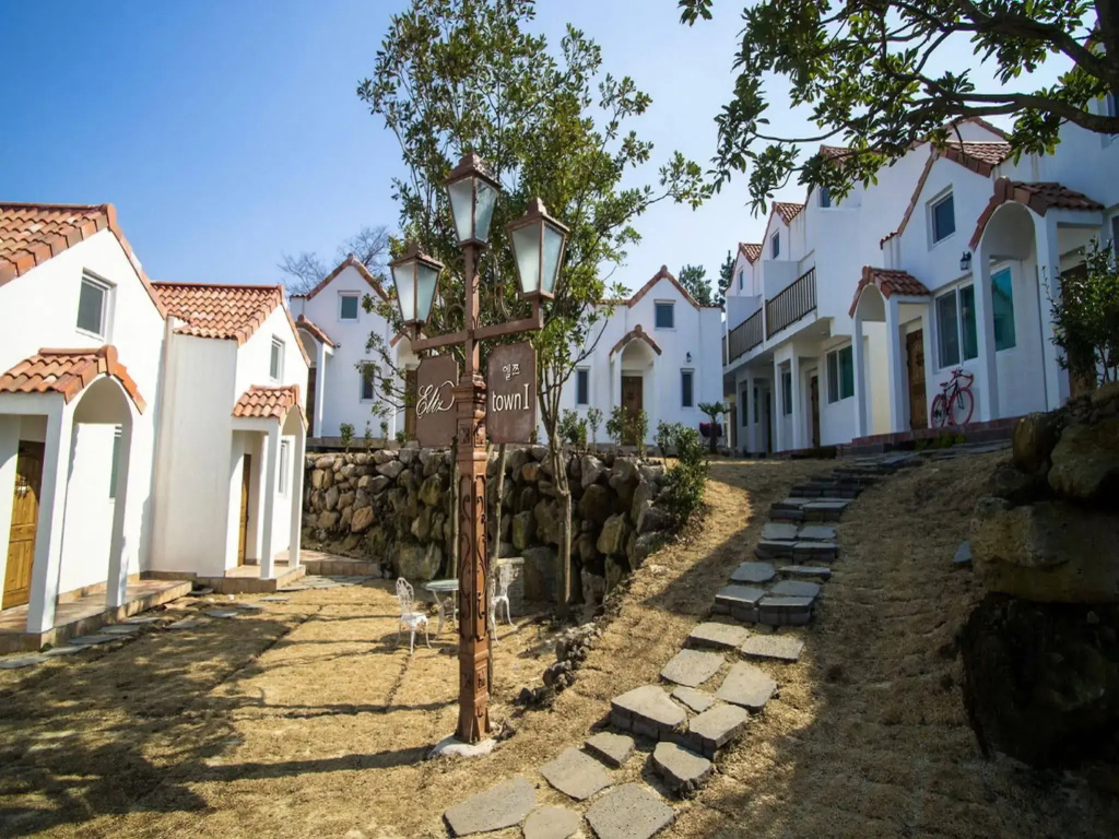 Eltz Town Pension