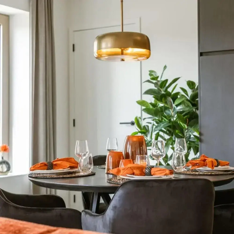Cozy Apartment a Stone s Throw From the Beach