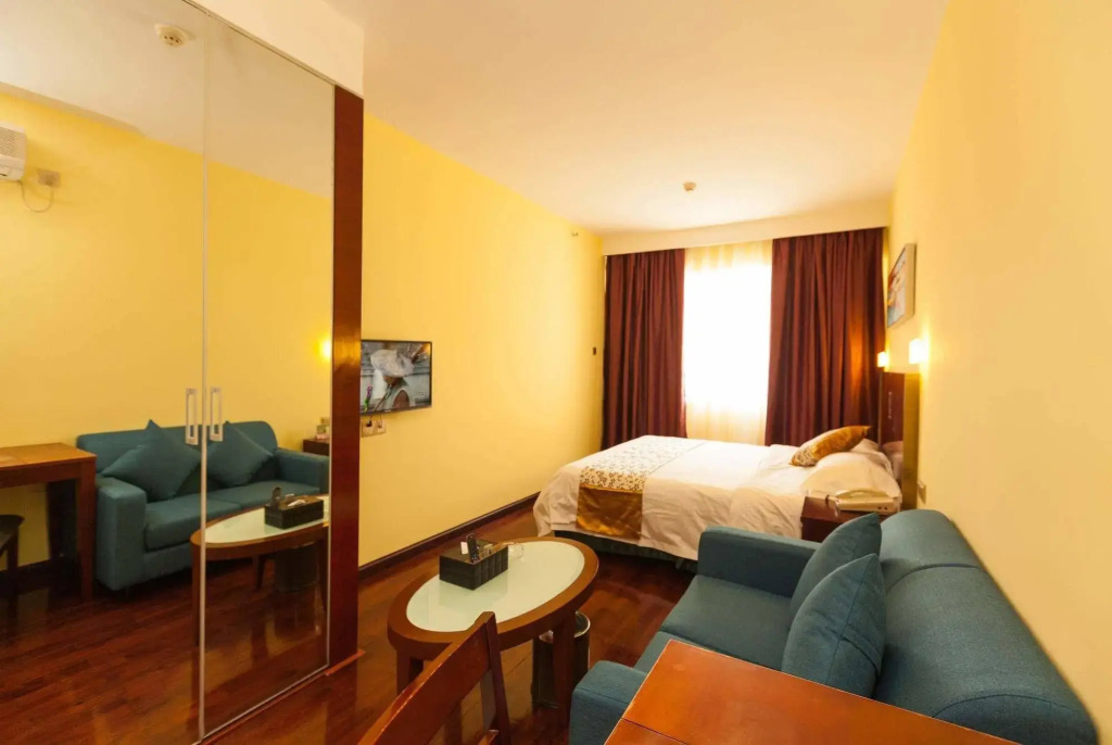 Chicago Suites International Hotel