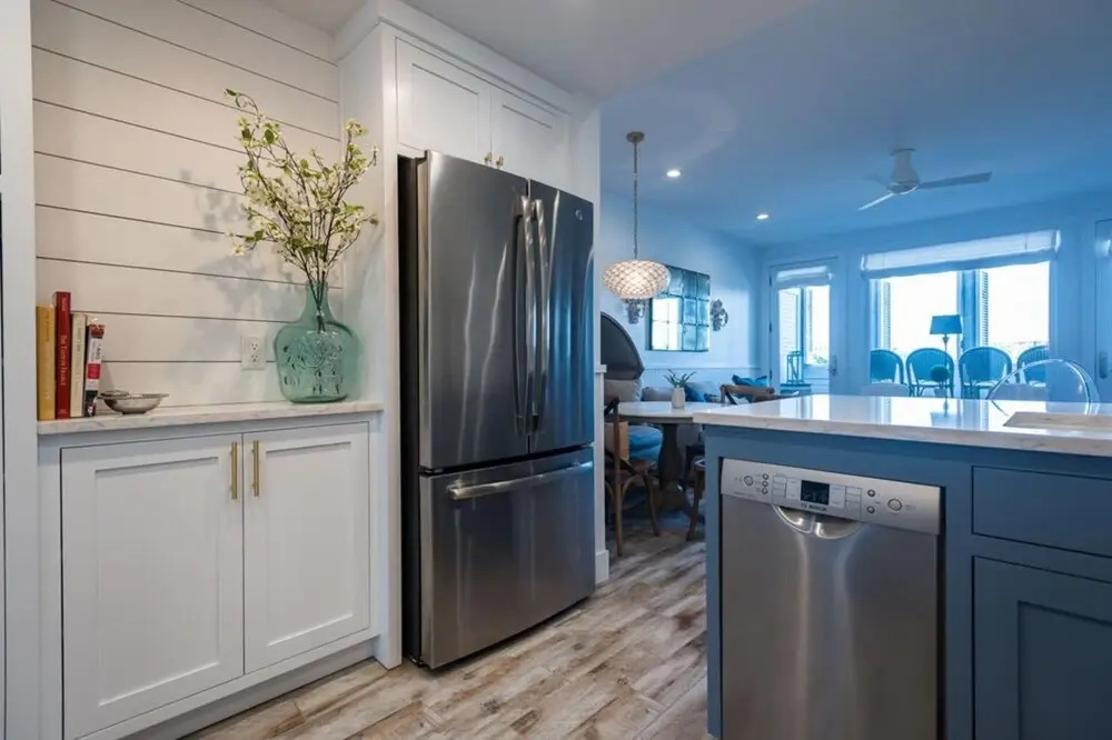 Tresor de la Mer 25 Central Square Unit 304 By Dune Vacation Rentals