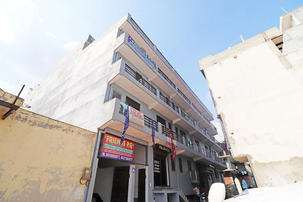 Friends Residency by OYO Rooms
