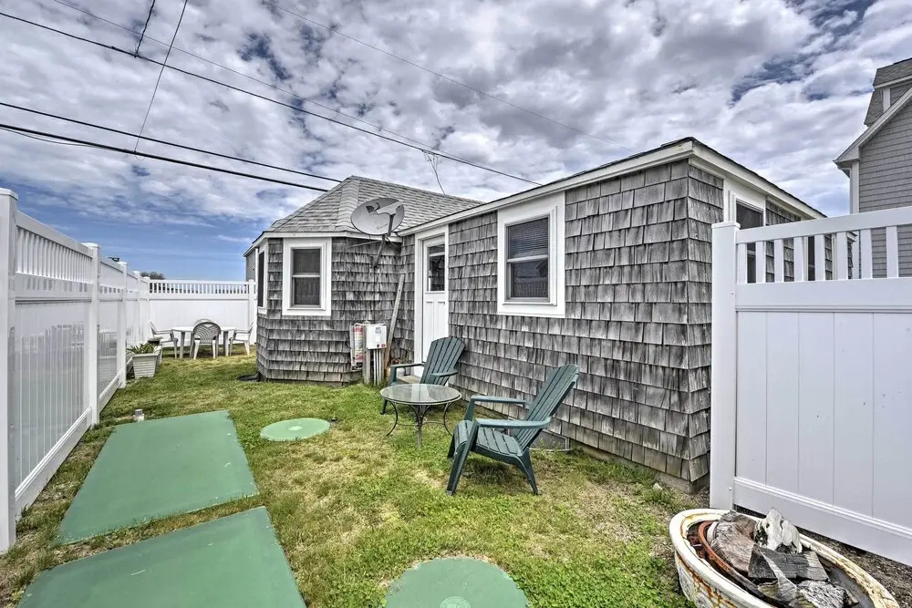Peaceful Cottage - Steps to Matunuck Beach