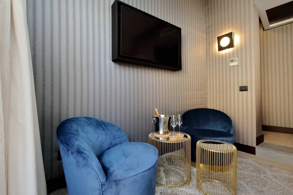 Fellini Design Suites