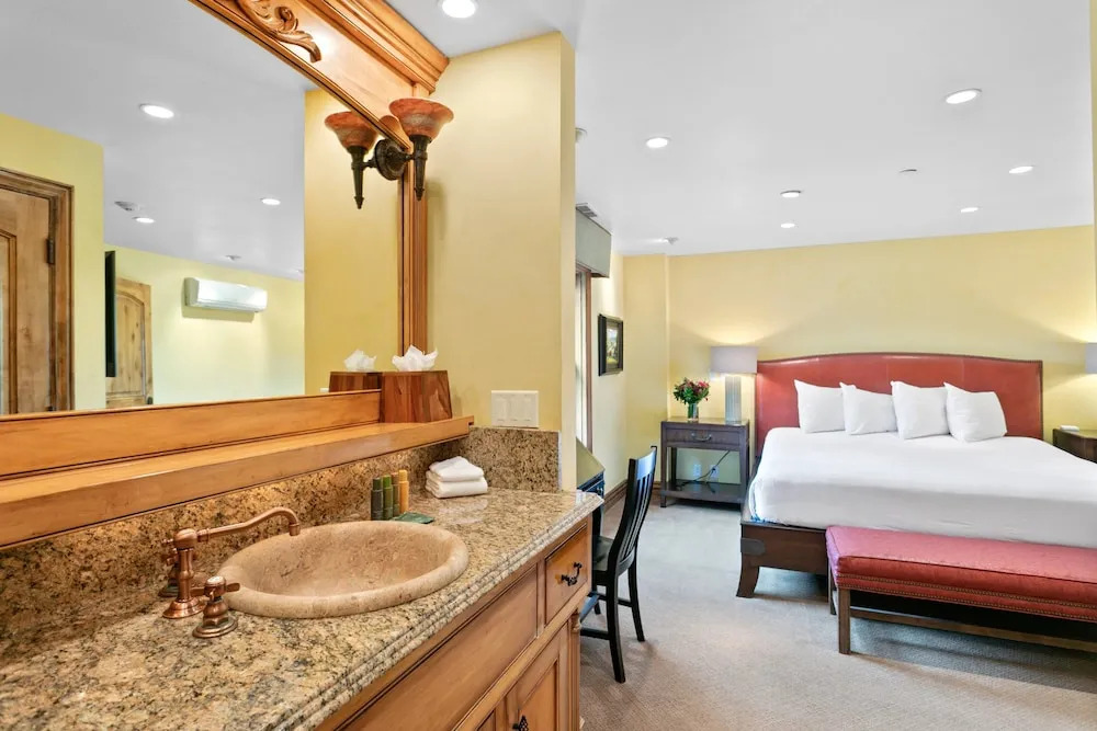 Royal Plaza at Deer Valley - One Bedroom Condo with Hot Tub #305 1 Condo