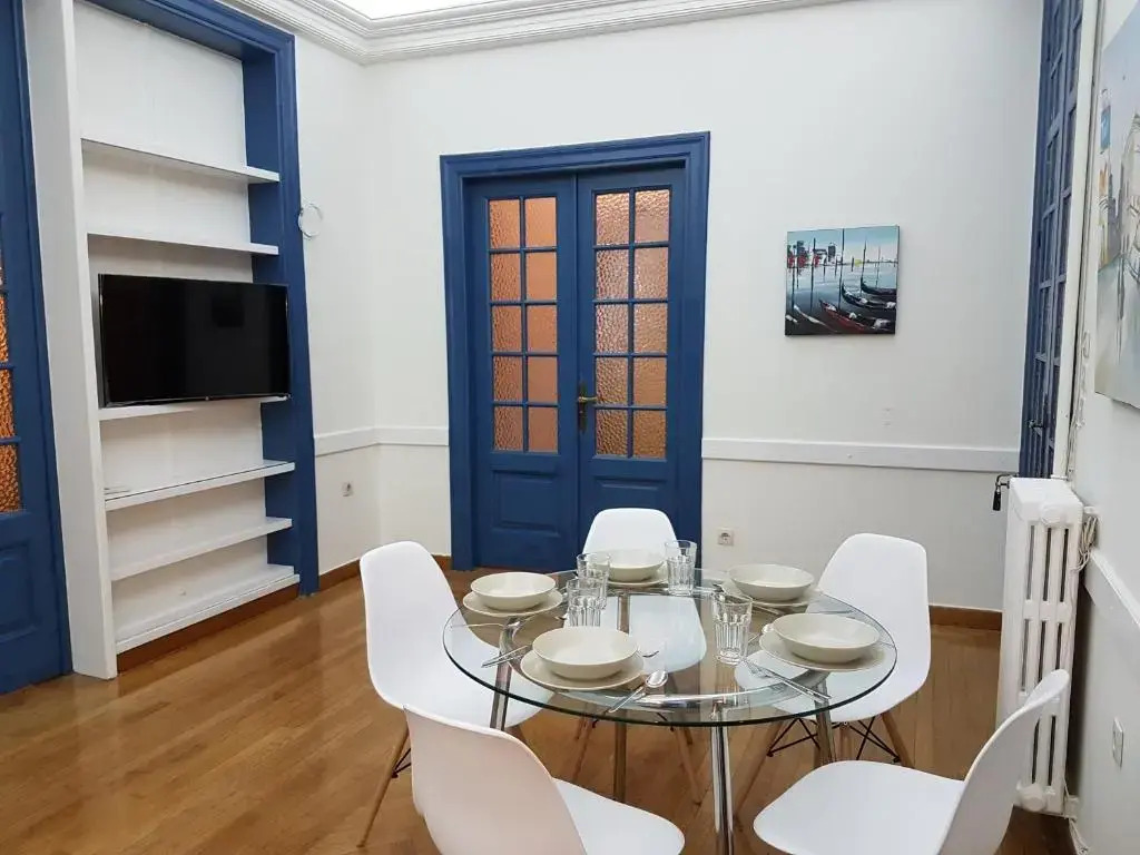 Errathens Aegean Apartment - Athens Center, 5 BD, 2 BATH