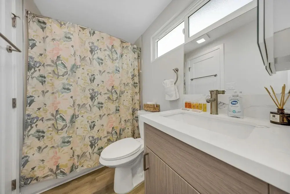 Oneluxstay 3BR Home Near the Beach