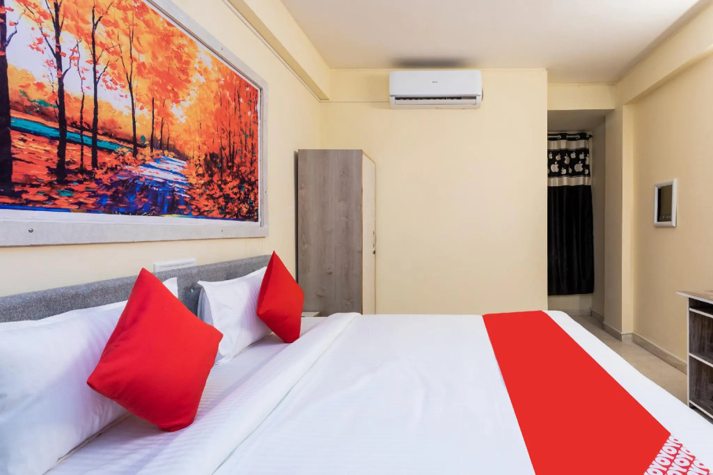 OYO 30478 Hotel 24X7