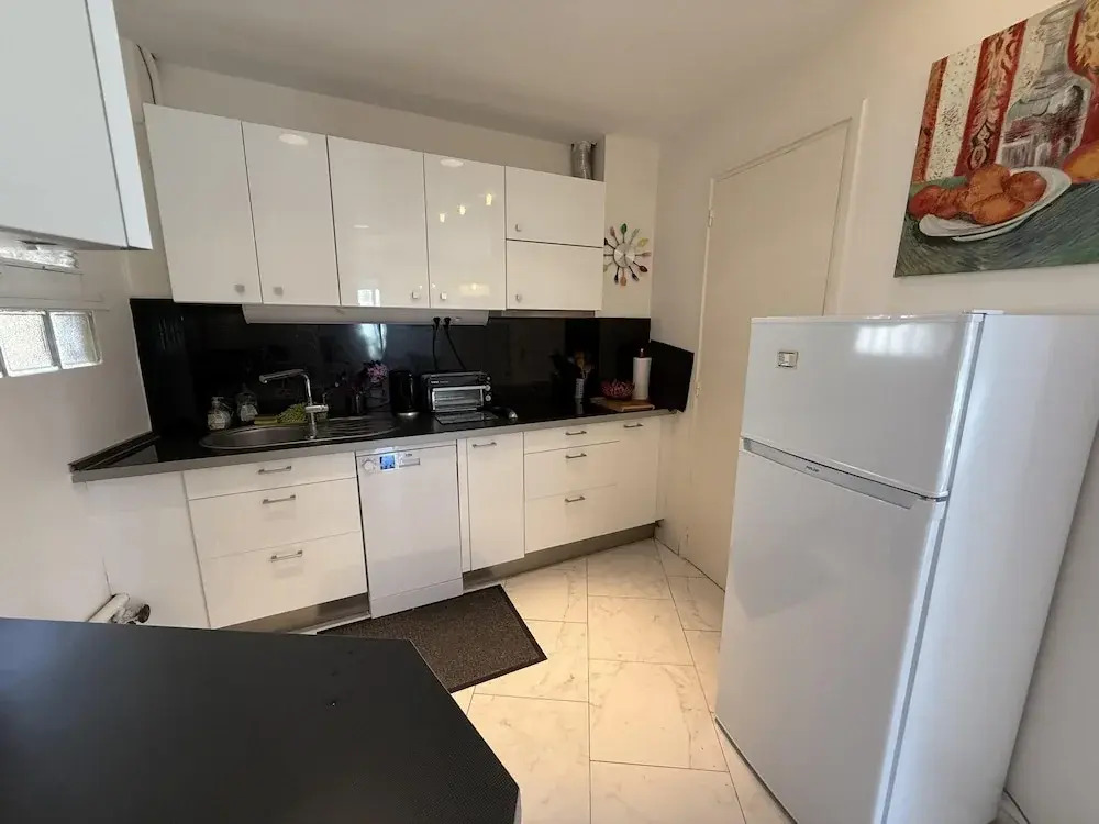 2 BR Apartment in the Center of Cannes - 2305