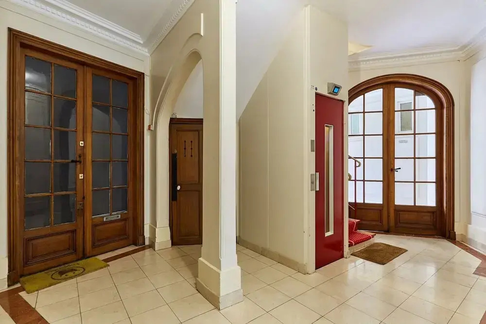 Charming 1 Bedroom Apartment Eiffel Tower