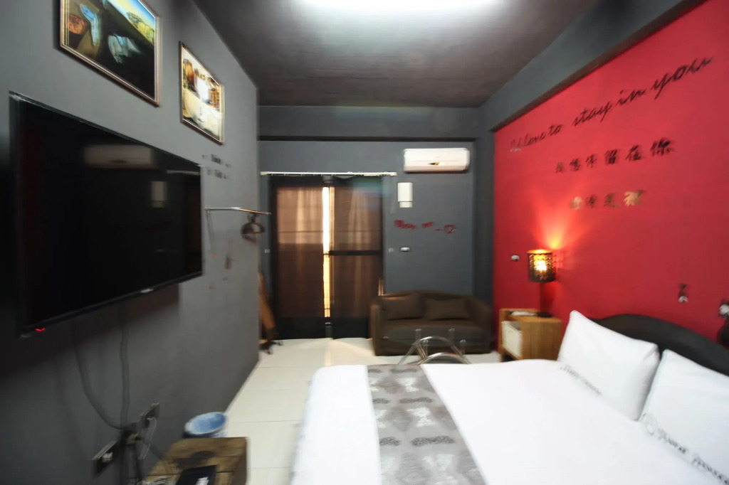 l墾丁antique包棟民宿l四臥室十人包棟l ktv l麻將l烤肉l廚房l零九壹伍陸柒陸柒陸零預訂l禁止寵物l