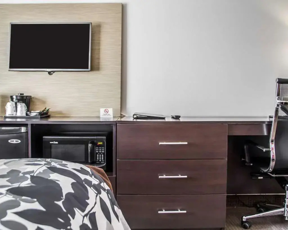 Sleep Inn & Suites