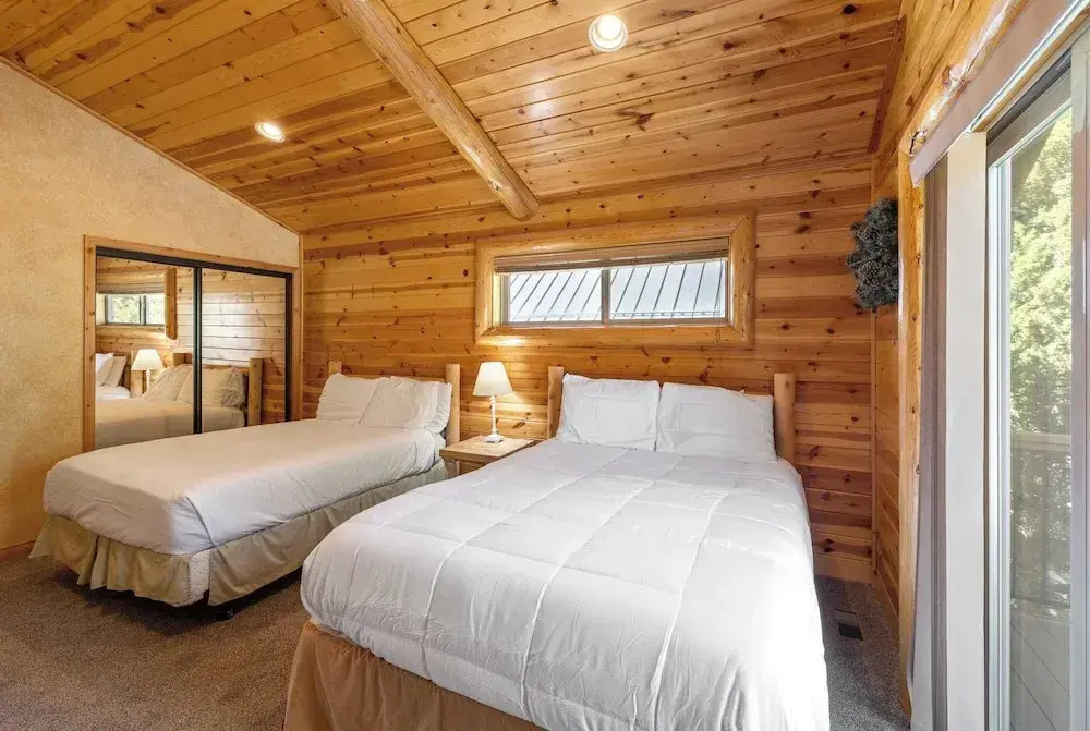 Hot Tub, Game Room, Large Deck w/ Mountain Views, 4bdr Paw Print by Avantstay