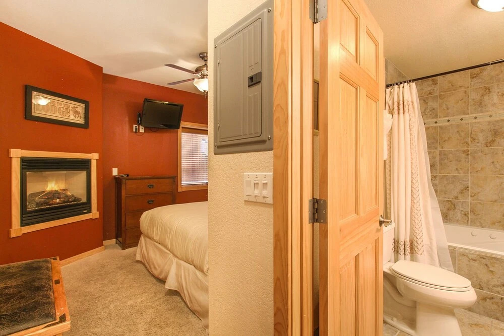 Macgregor Mountain 27c 1 Bedroom Condo by RedAwning