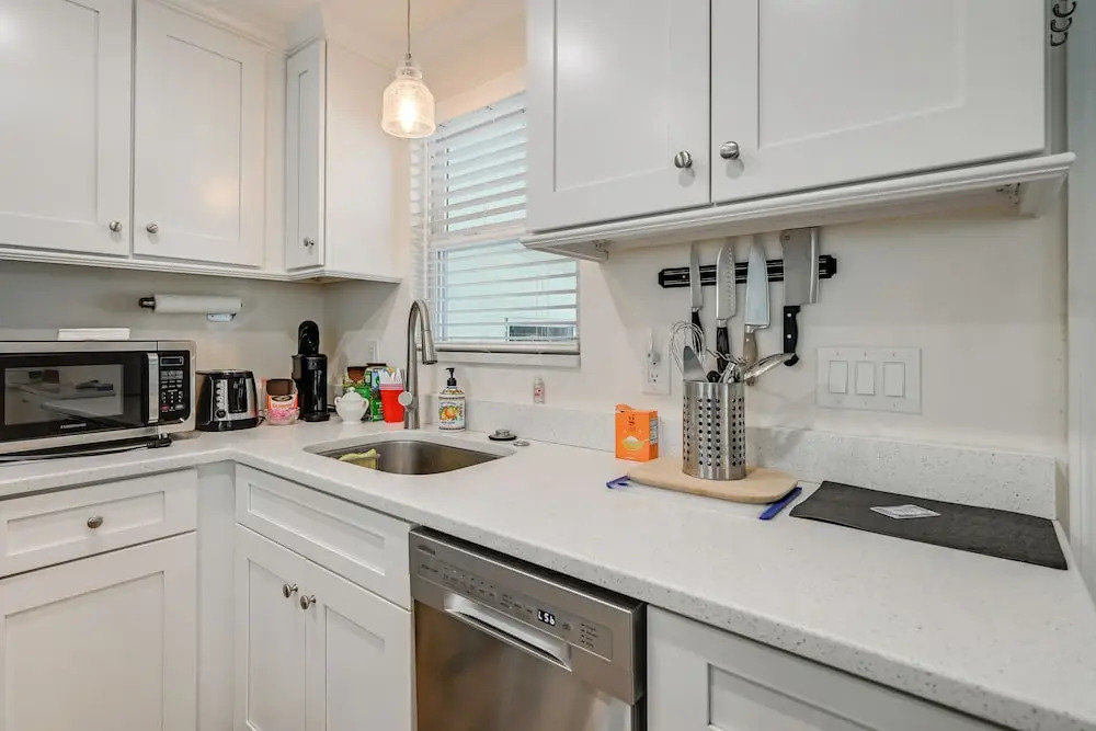 7 Mi to Bonita Beach! Escape w/ Pool Access