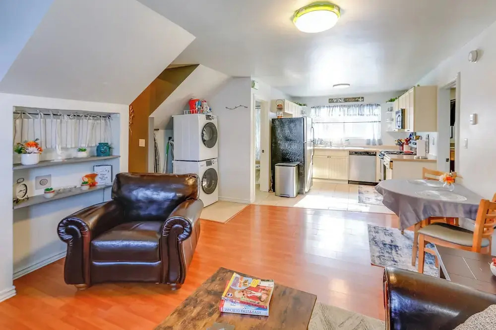 2 Mi to Dtwn: Cozy Getaway in Fairbanks!