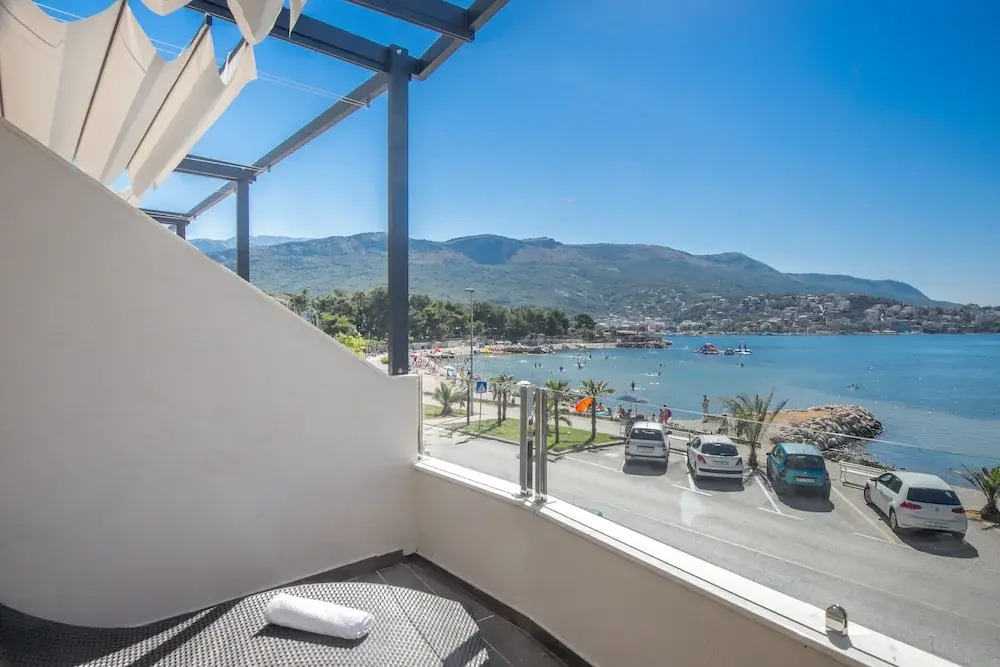 Sea View Luxury Rooms Seven of Nine