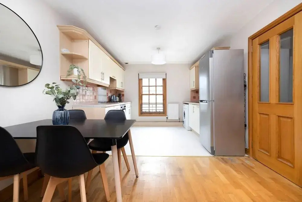 Bright&Cosy Flat near Scottish Gallery