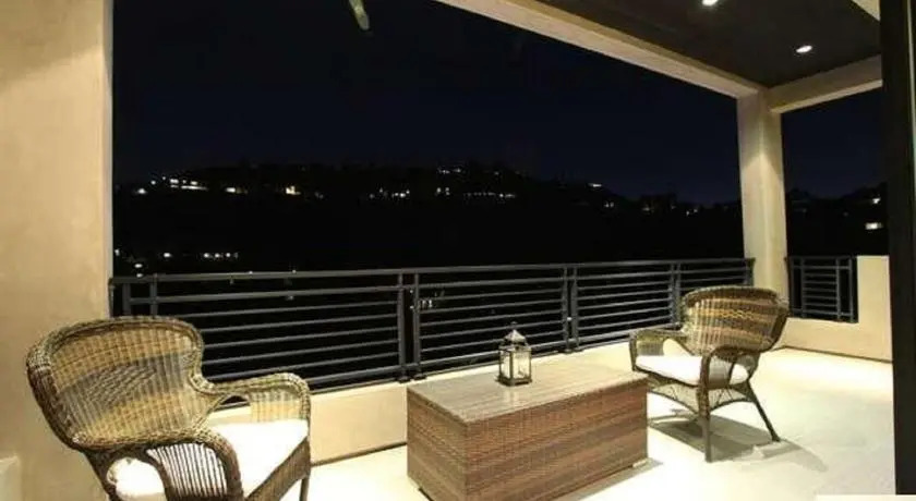 Zorada - Private Hollywood Hills Luxury With Endless Amenities and City Views