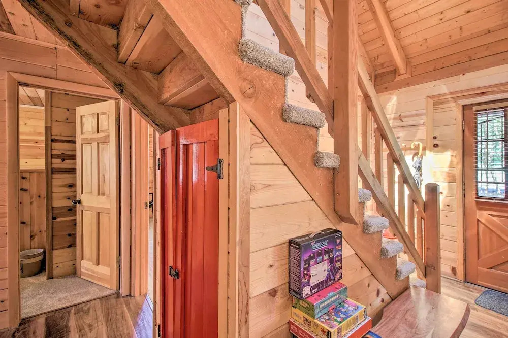 Pinetop-Lakeside Cabin w/ Deck: Hike, Ski & Golf