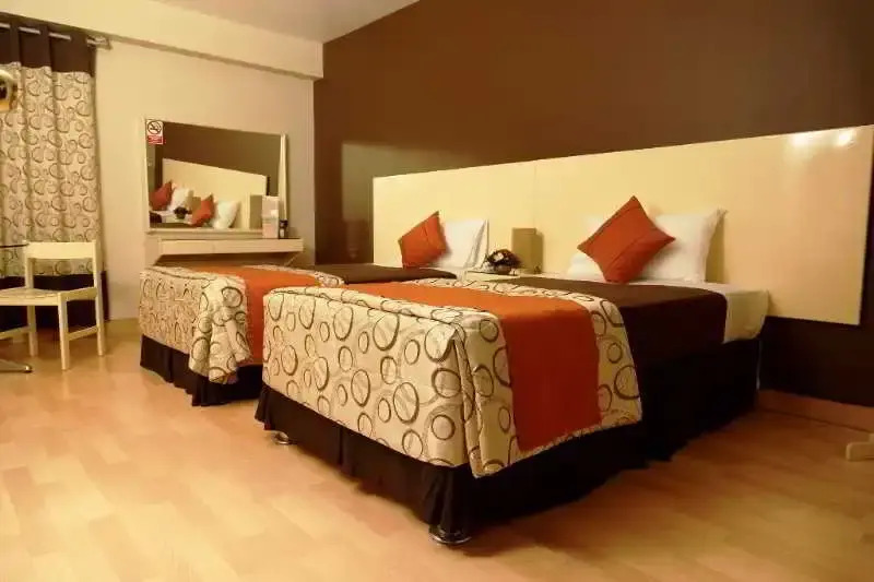 Villa Roma Hotel & Suites
