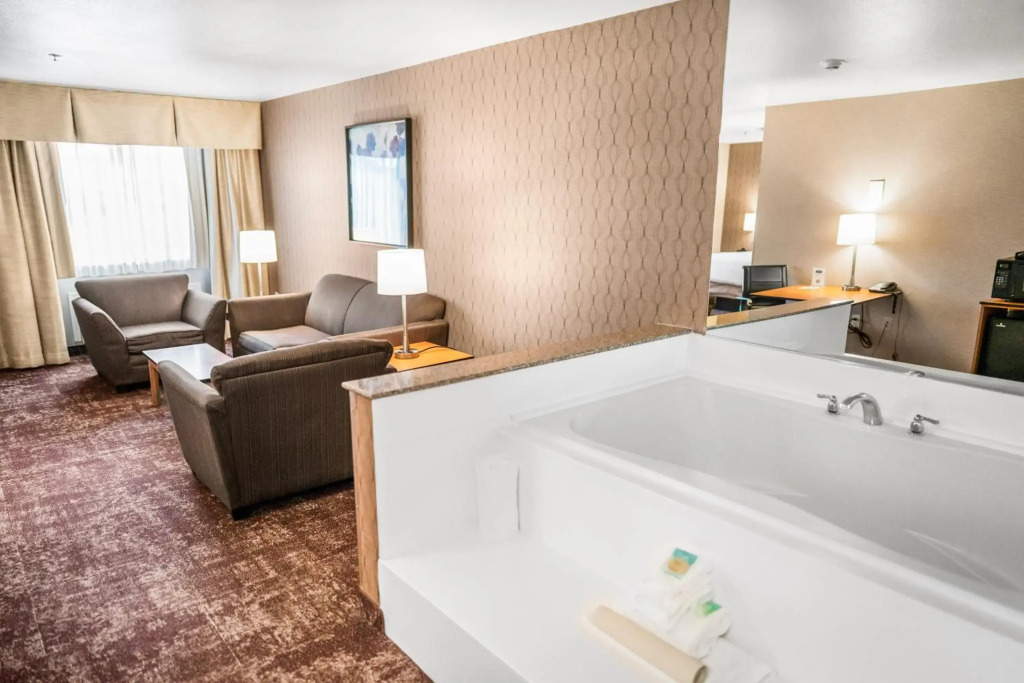Crystal Inn Hotel & Suites - West Valley City