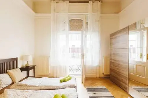 Living Budapest Apartment - Régi Posta Utca