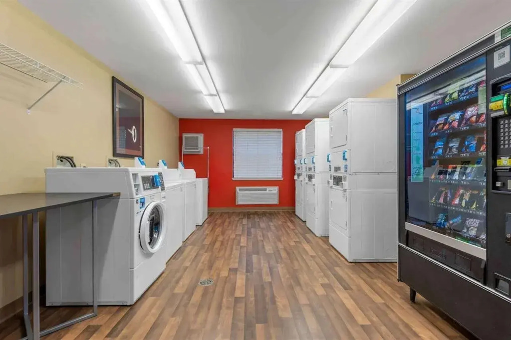 Studio 6 Corporate Extended Stay Buffalo Amherst NY