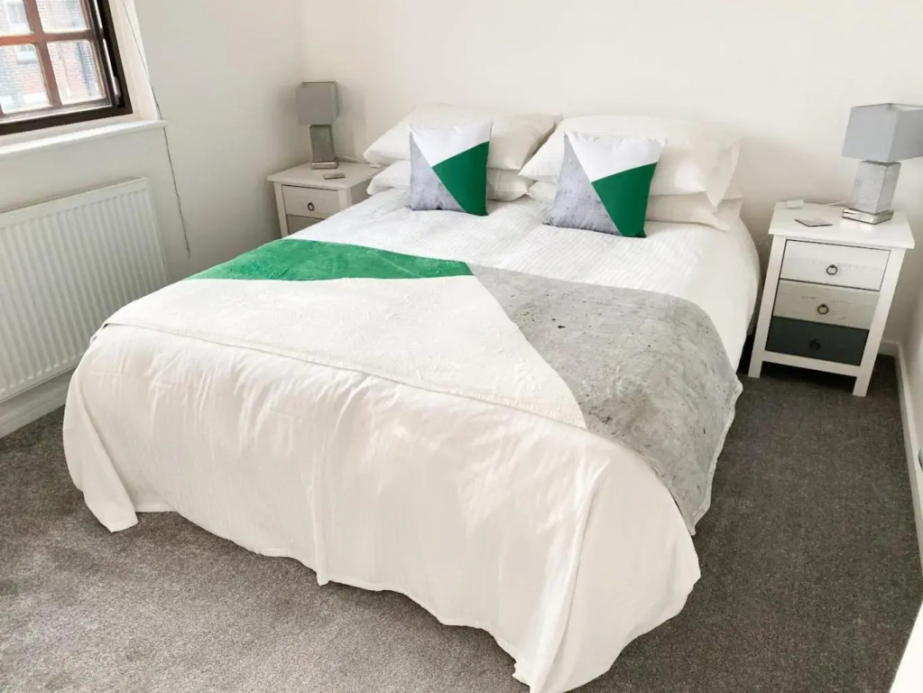 Harbourside House - Great Location - Parking - 2 En-Suites - Sleeps 5 Plus 1