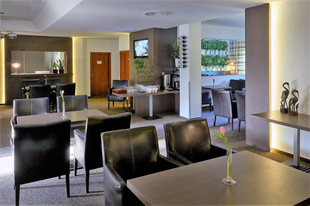 HOTEL CENTRUM with free parking