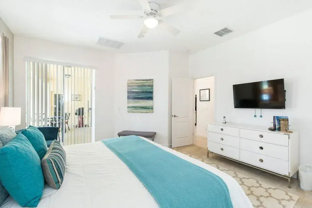 Solterra - 4148 Oaktree Drive