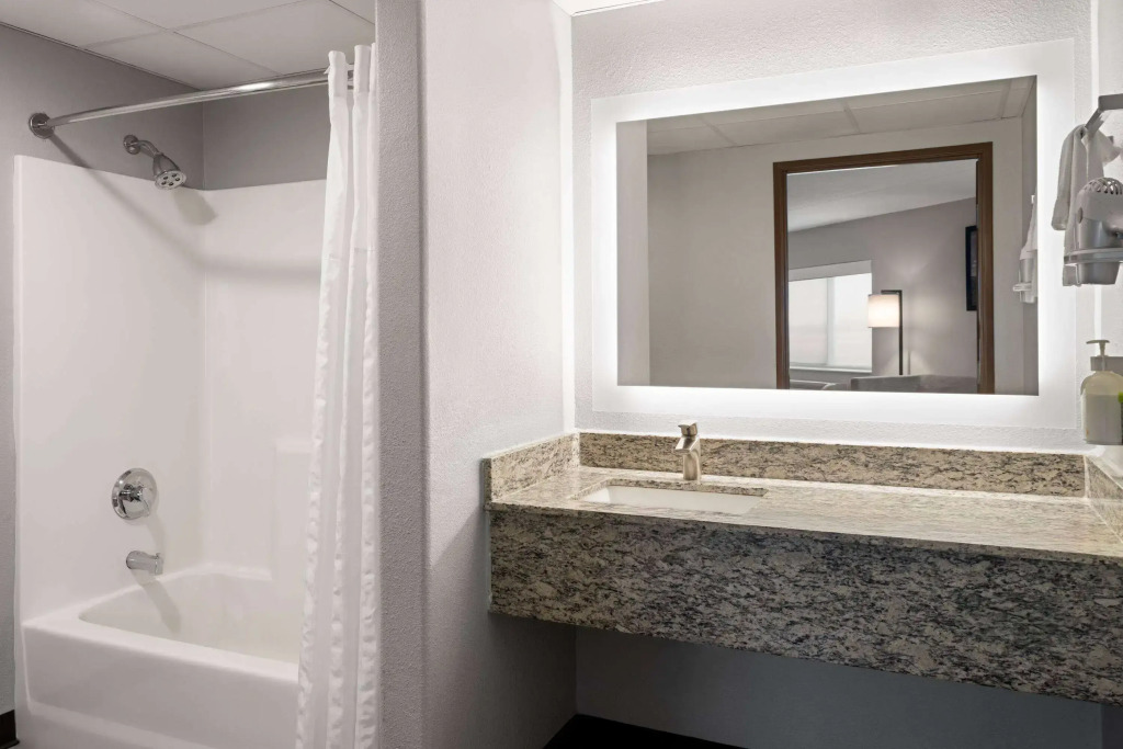 AmericInn by Wyndham Beaver Dam