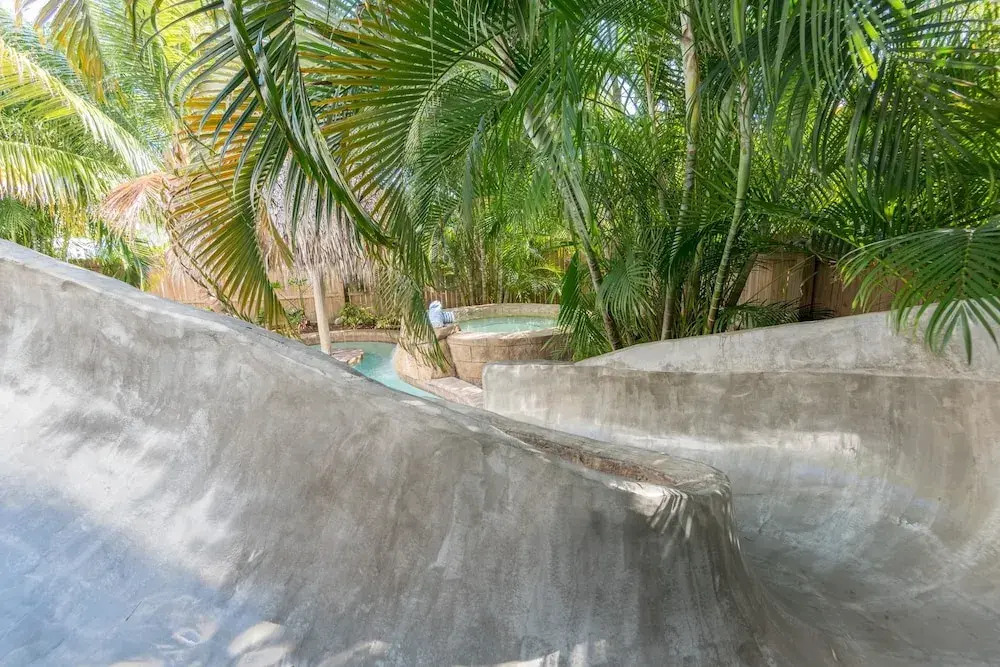 South Seas Apartment 6