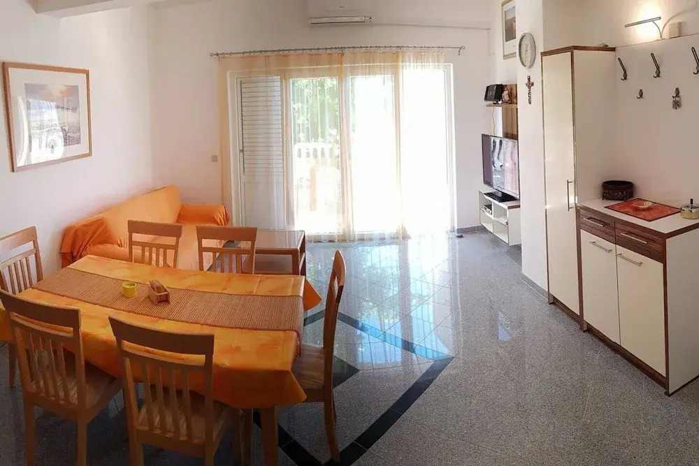 Beautiful 3-bed Apartment With big Terasse in Nin