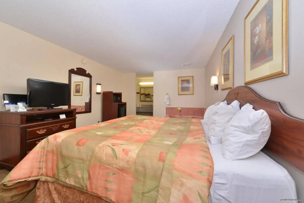 Econo Lodge Inn & Suites near Chickamauga Battlefield