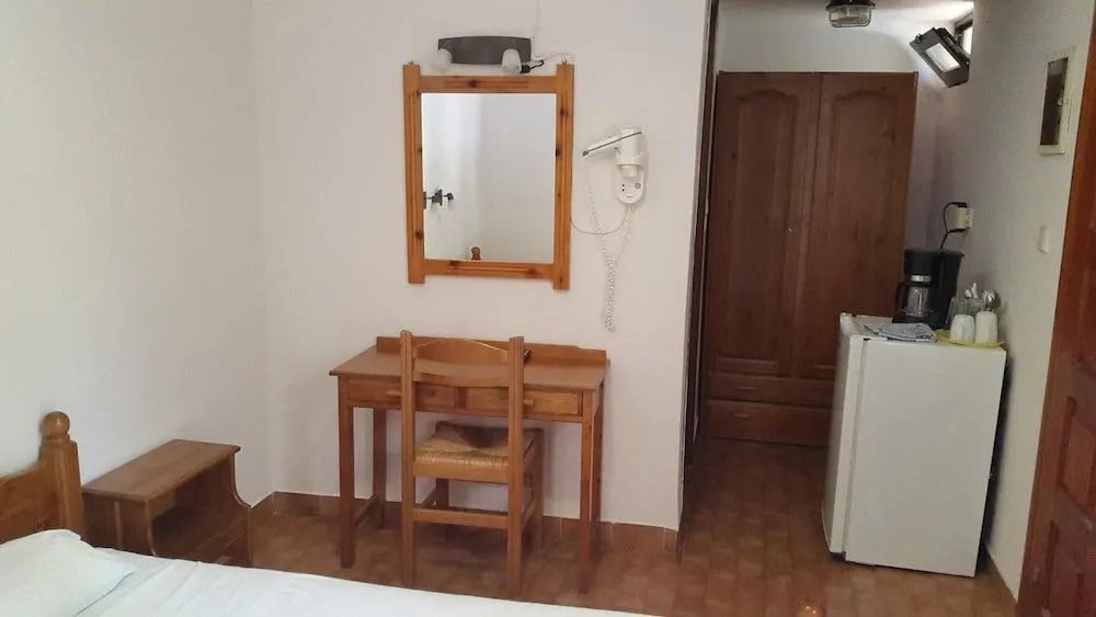 Stelios Rooms