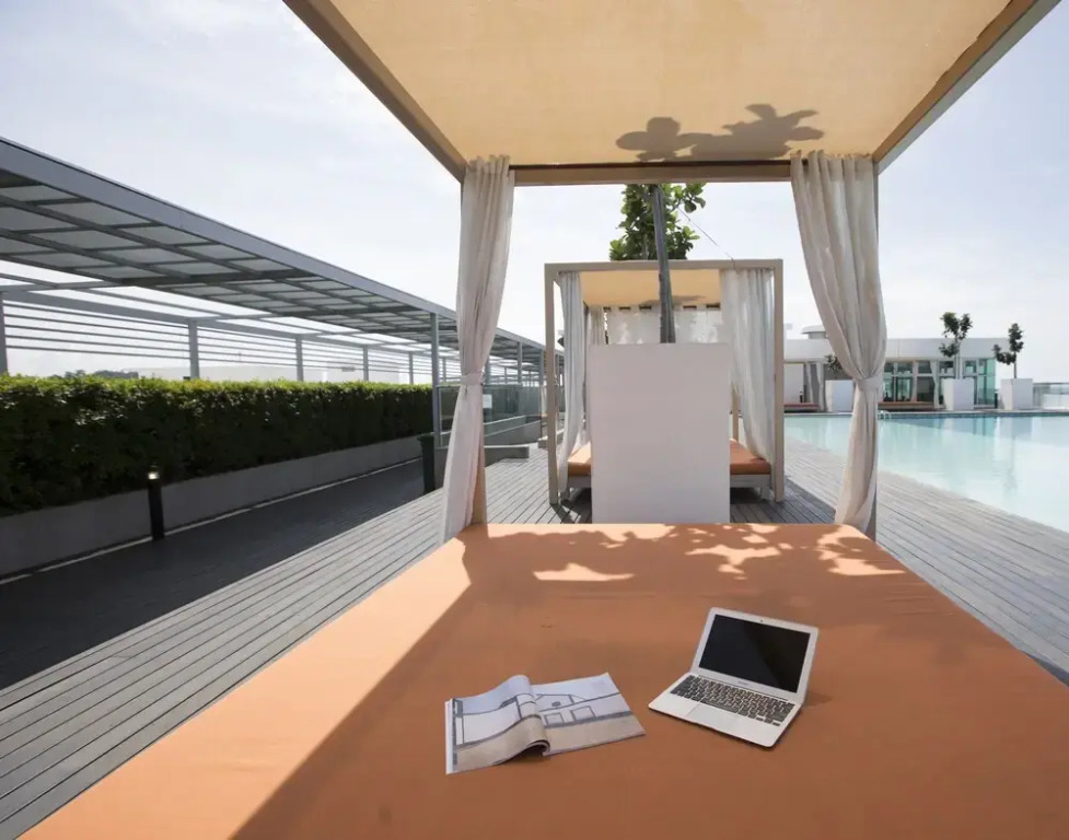 Sunset Rooftop 2 BR Suite