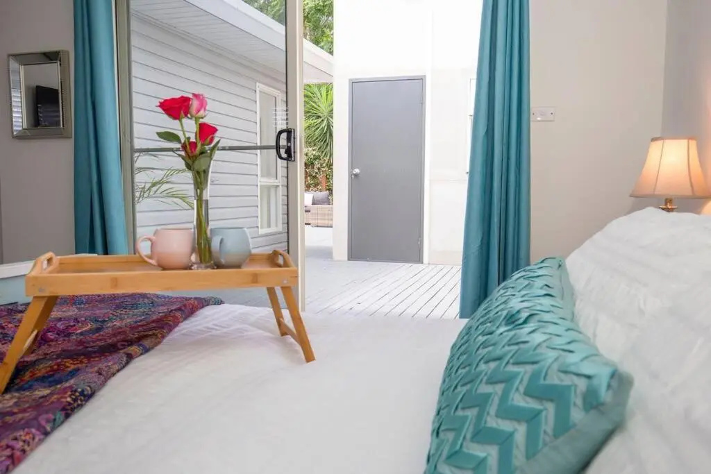 Swanway family holiday home - 15 min walk to beach, seconds to lake